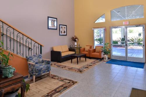 Bejárat, Americas Best Value Inn & Suites Madera in Madera (Kalifornia)