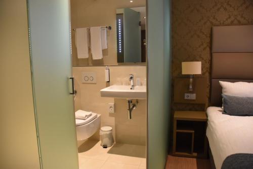 Ozo Hotel - image 11