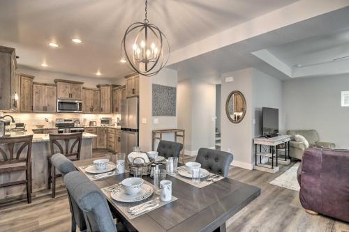 Less Than 1 Mi to Downtown Gorgeous Loveland Townhome! in Loveland, USA