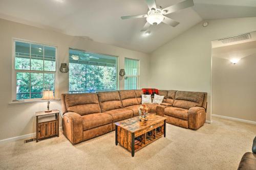 Sonora Home with Pool Table, Grill and 2 Balconies