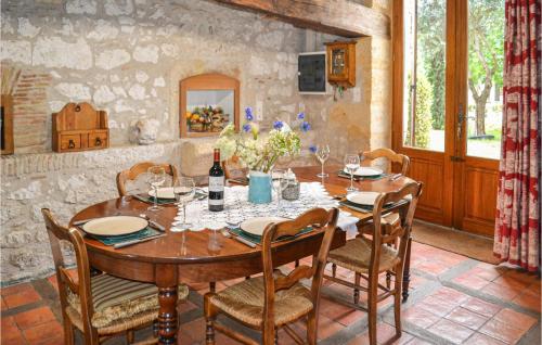 Nice Home In Montaut With Kitchen