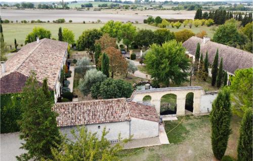 Nice Home In Montaut With Kitchen