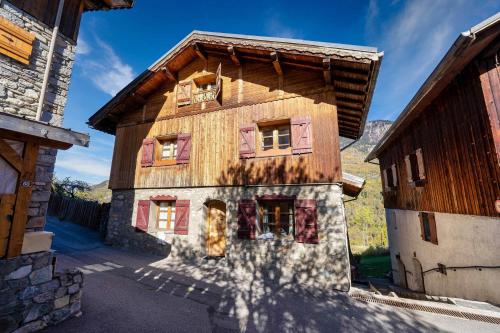 Magnifique chalet authentique au cœur des 3 vallées