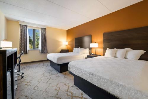 Queen Room with Two Queen Beds - Non-Smoking