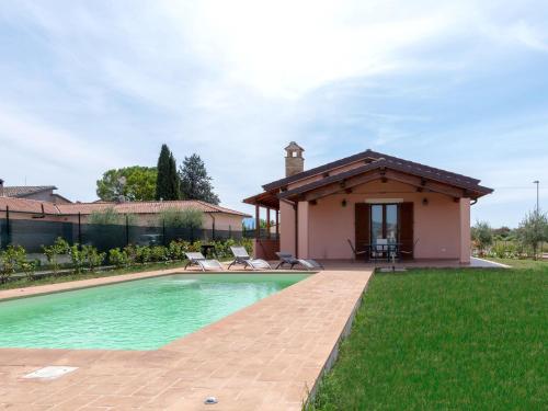 Modern Villa with swimming pool in Spello - Accommodation