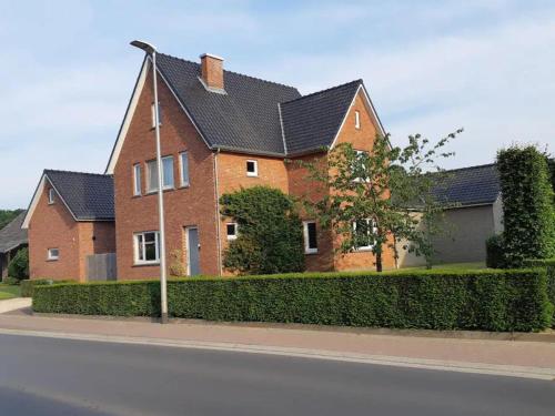 Beautiful holiday home in Alken with a garden gîte à louer Steenberg