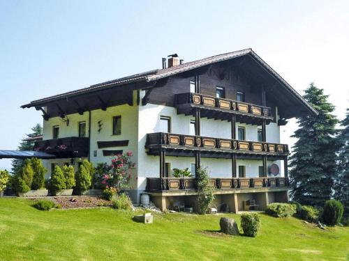 Well-kept apartment with balcony near the Bavarian Forest