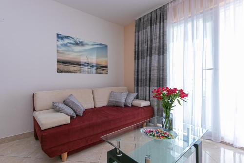 Two-Bedroom Apartment with Terrace and Sea View room in Family-friendly apartments with swimming pool Brela Makarska - 20066
