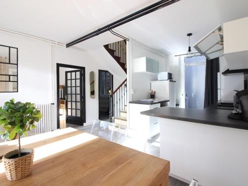 . Maison spacieuse à La Bourboule avec jardin et wifi, idéale pour 9 pers.