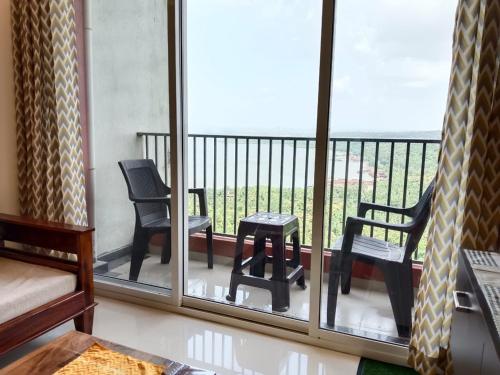 Nirvana Paraiso -2BHK with lovely sunrise Seaview. photo 5