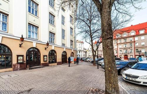 Dictumfactum Old Town - Suur Karja, Rae