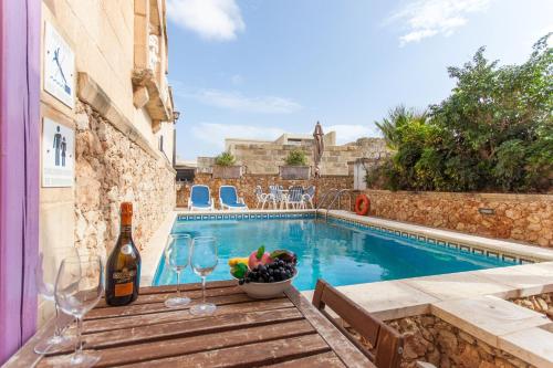 Gozitan Farmhouse with Pool - PP 1 - Location, gîte - Il-Wilġa