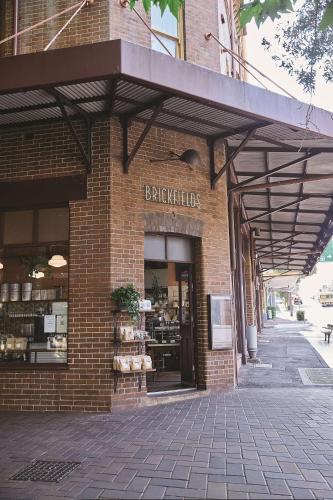 Restaurant, Adina Apartment Hotel Sydney Chippendale in Central