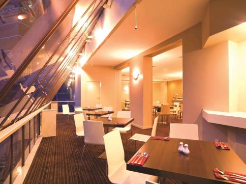 Restaurant, Travelodge Hotel Wellington in Wellington