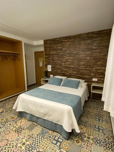 HOSTAL LA BATUTA in 莫亨特