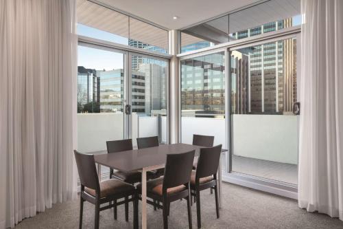 Adina Apartment Hotel Perth - image 2
