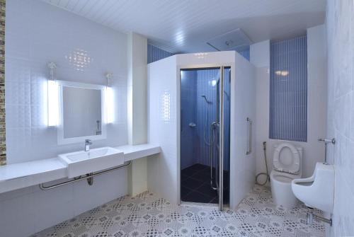 97 Merryland Apartments & Hotel - 화장실