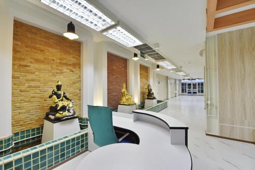 Unterkunft von außen, 97 Merryland Apartments & Hotel in Chachoengsao