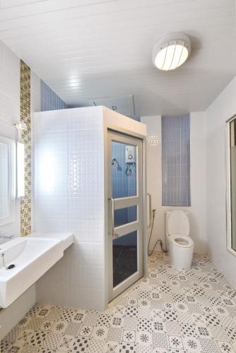 97 Merryland Apartments & Hotel - 화장실