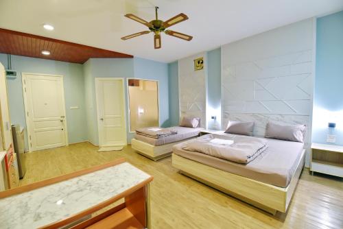 97 Merryland Apartments & Hotel