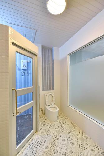 97 Merryland Apartments & Hotel - 화장실