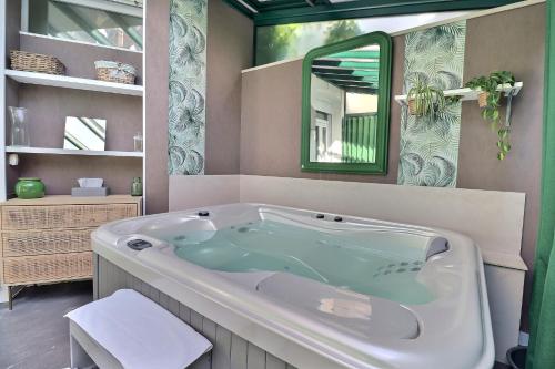 熱水浴缸