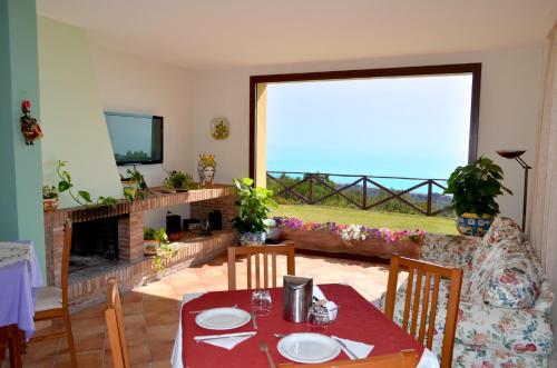 L'Infinito Agriturismo - Rooms & Breakfast - SantʼAlfio