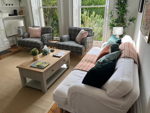 Picture of Elegant Bloomsbury Apartment In Tunbridge Wells