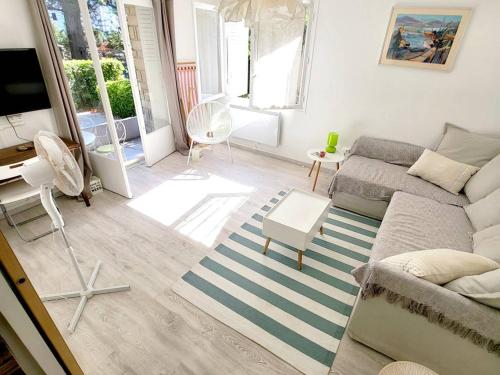 Appartement Six-Fours-les-Plages, 2 pièces, 4 personnes - FR-1-316-232 - Location saisonnière - Six-Fours-les-Plages