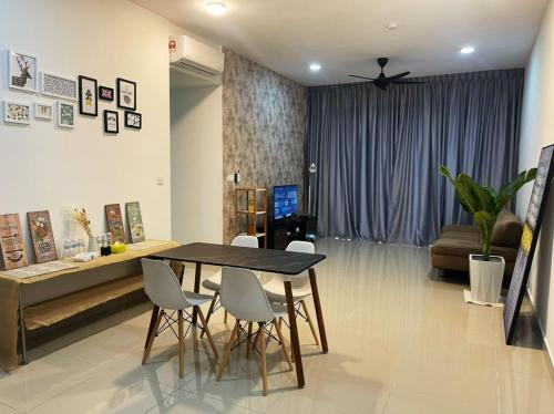 4R2B Letizia Home@Bukit Rimau, Shah Alam