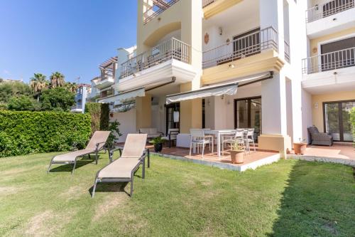 Apartment with Garden View