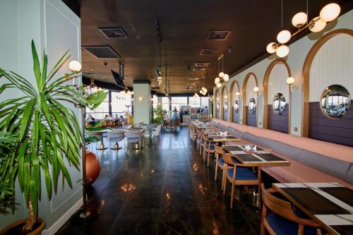 レストラン, Grand Hotel Victory in アクタウ