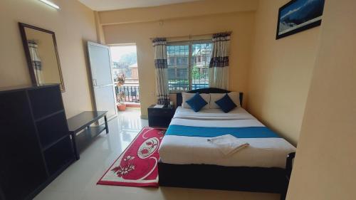 King Room with Lake View room in Golden Lake