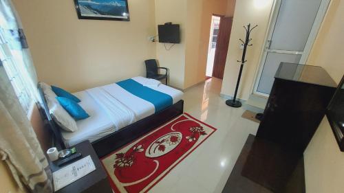 King Room with Lake View image 5