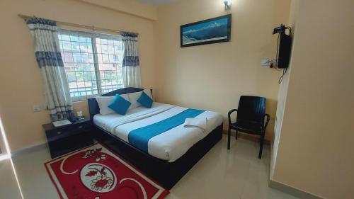 King Room with Lake View image 4