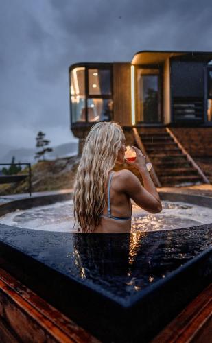 อ่างแช่น้ำร้อน, Sogndal Fjordpanorama - The atmosphere in ซองดาล