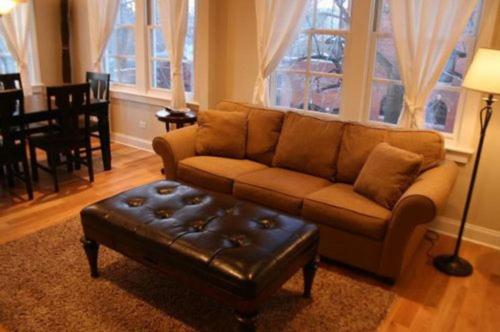 Roscoe Village Guesthouse - image 11