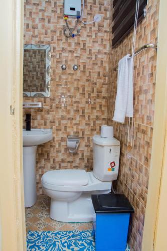 Bathroom, GIDI LODGE in Tamale