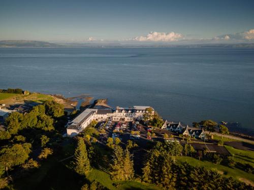 . Redcastle Hotel