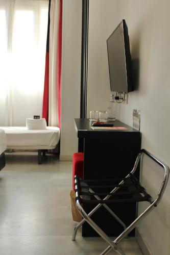 Hotel Del Pintor - image 14