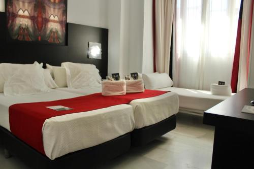 Hotel Del Pintor - image 8