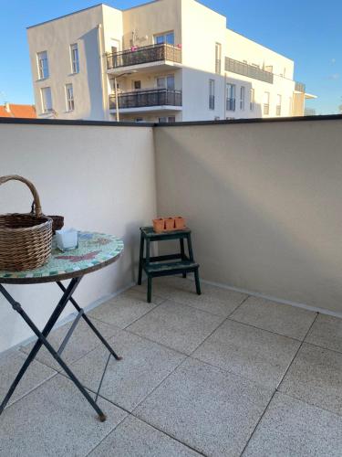 Balcony/terrace, Superbe appartement avec jardin et parking proche Paris et Disney in Villeparisis