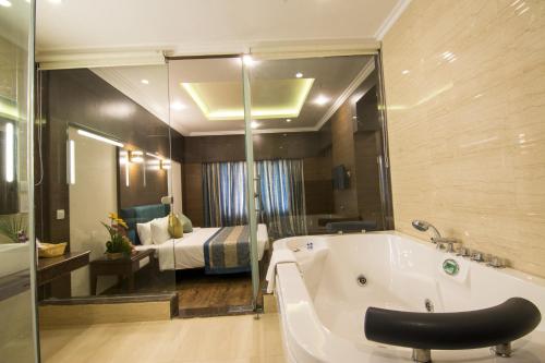 Bathroom, Shenbaga Hotel & Convention Centre in Pondicherry City Center