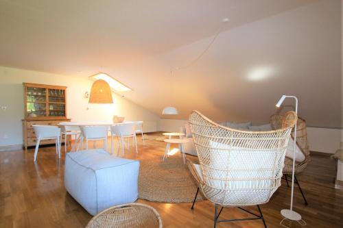 Three-Bedroom Apartment room in Ferienwohnung Keil