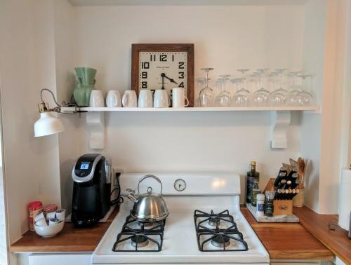 An authentic, rustic luxurious little single family home in Old Town. All yours. in Marblehead, USA