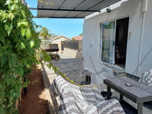 Come Home in Oudtshoorn Self-Catering Units