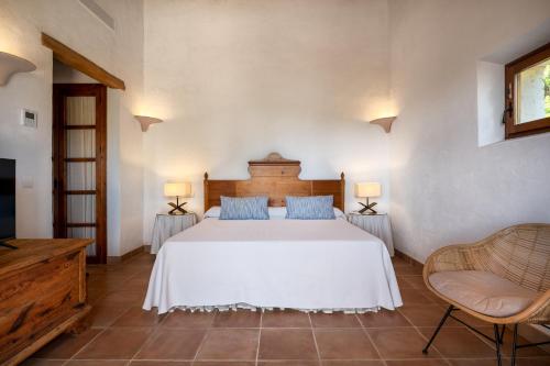 2 king beds, 1 twin bed