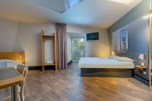 1 queen bed