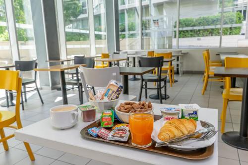 B&B Hôtel Marseille Euromed - image 2