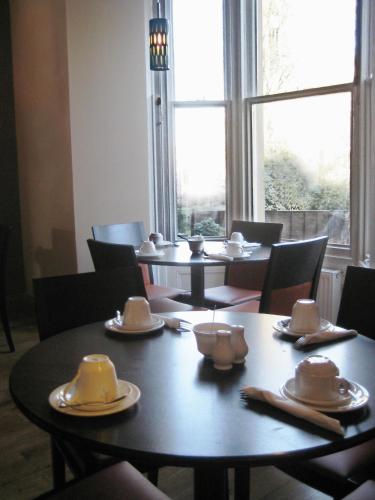 Ресторан, The Abbey Lodge Hotel in Бредфорд